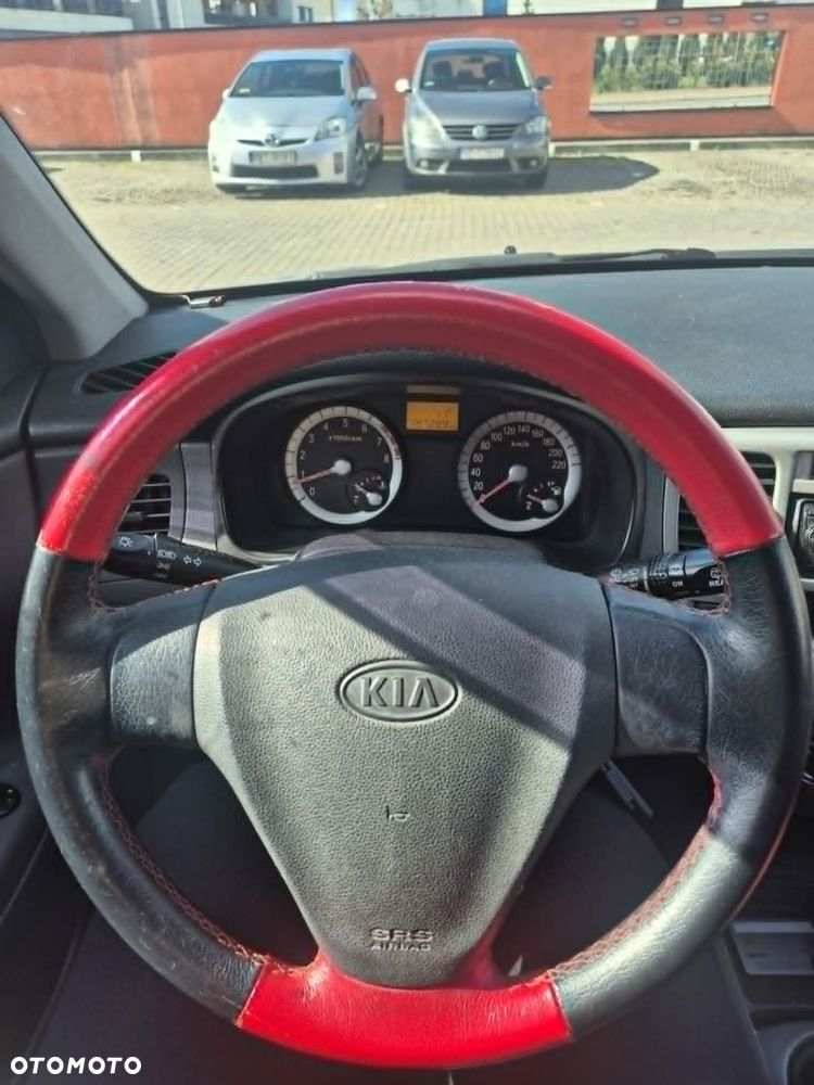 Kia Rio - 7