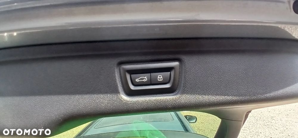 BMW Seria 3 318i M Sport - 17