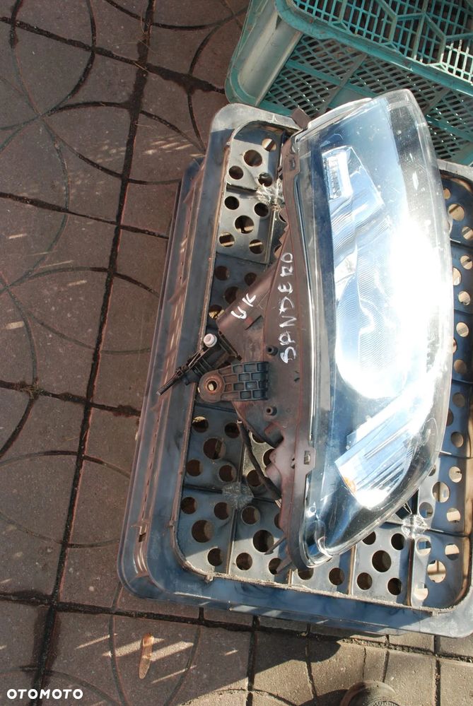 dacia sandero lampa prawa UK WYSYŁKA - 3