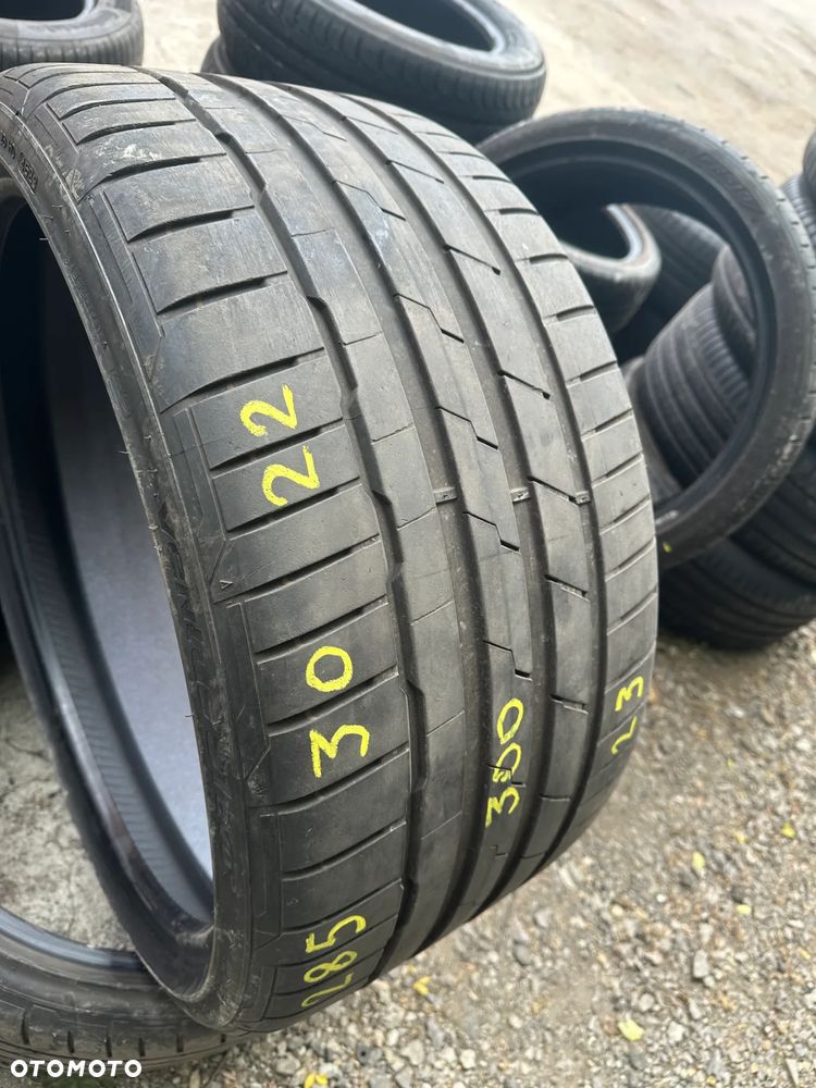 285/30x22 Hankook - 3