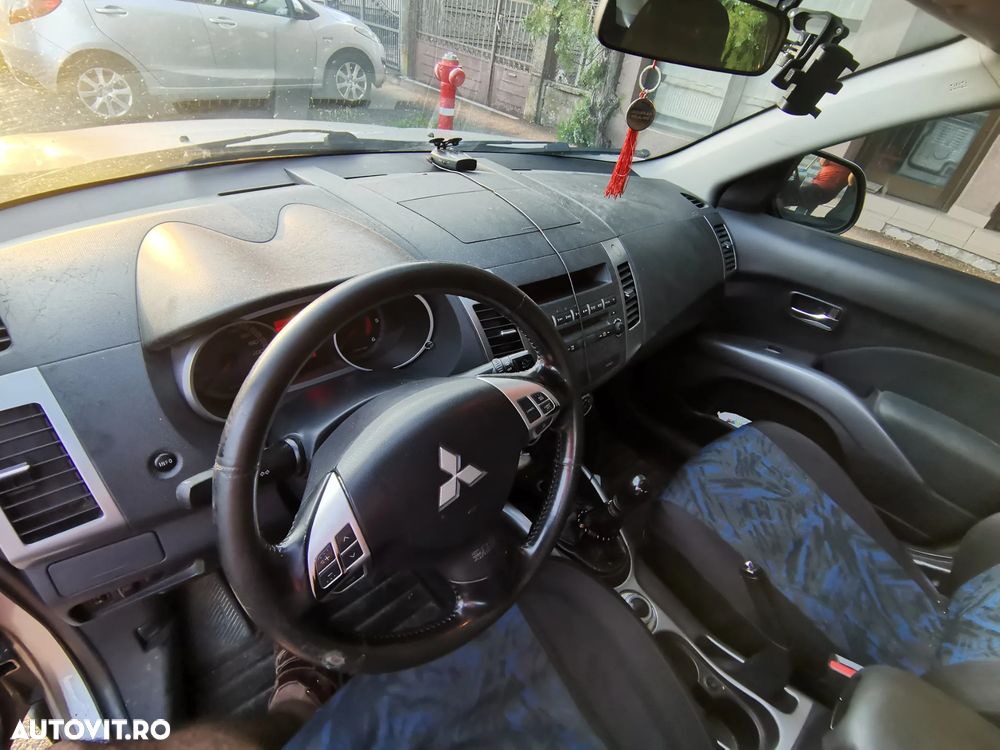 Mitsubishi Outlander 2.0 DI-D Instyle+ - 2