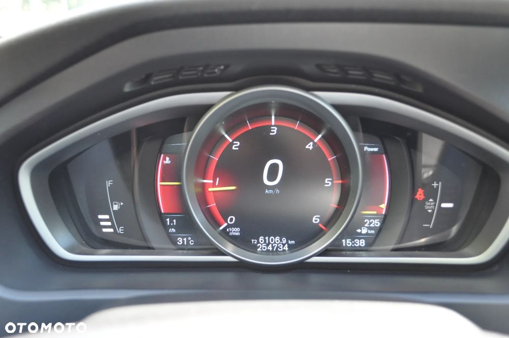 Volvo V40 D2 Momentum - 5