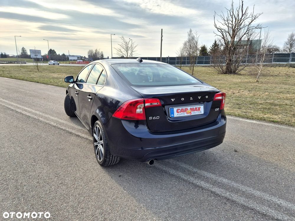 Volvo S60 D2 Momentum - 13