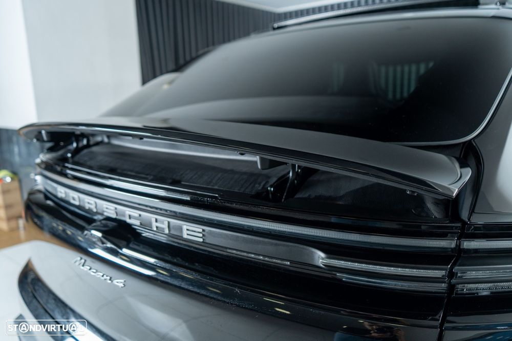Porsche Macan Electric 4 - 30