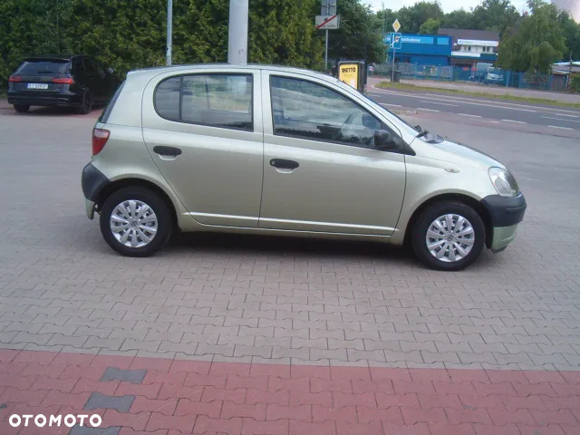 Toyota Yaris - 4