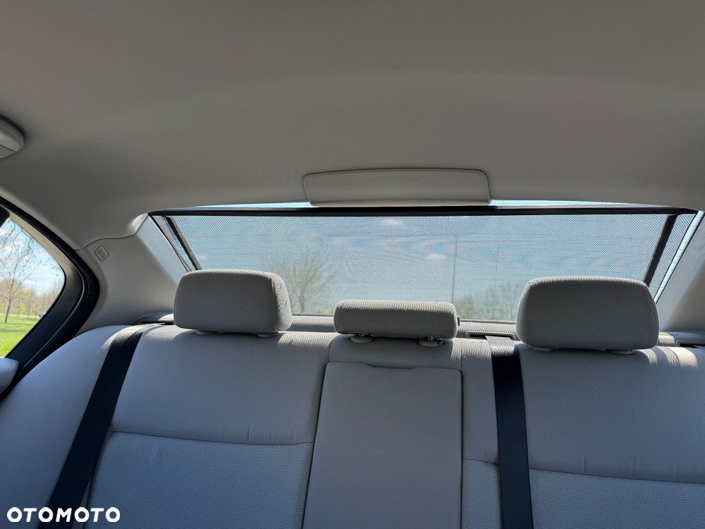 BMW Seria 3 325i - 11