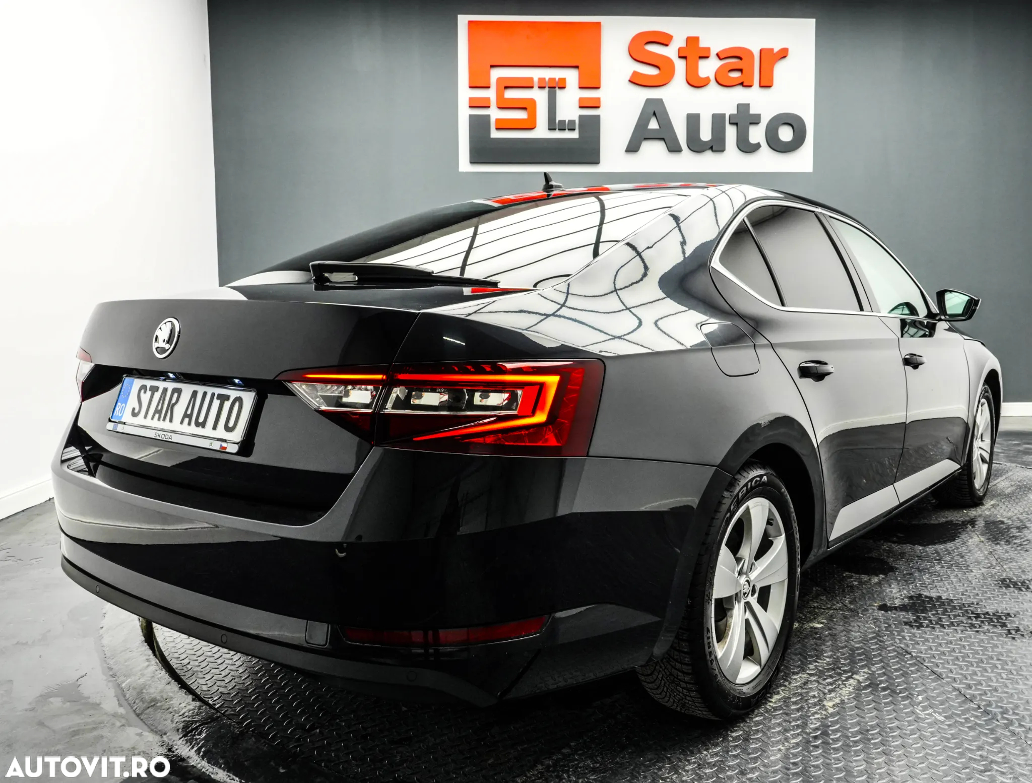 Skoda Superb 1.6 TDI DSG Ambition - 7