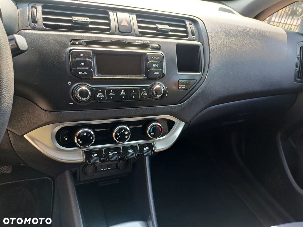 Kia Rio 1.2 Business Line - 9