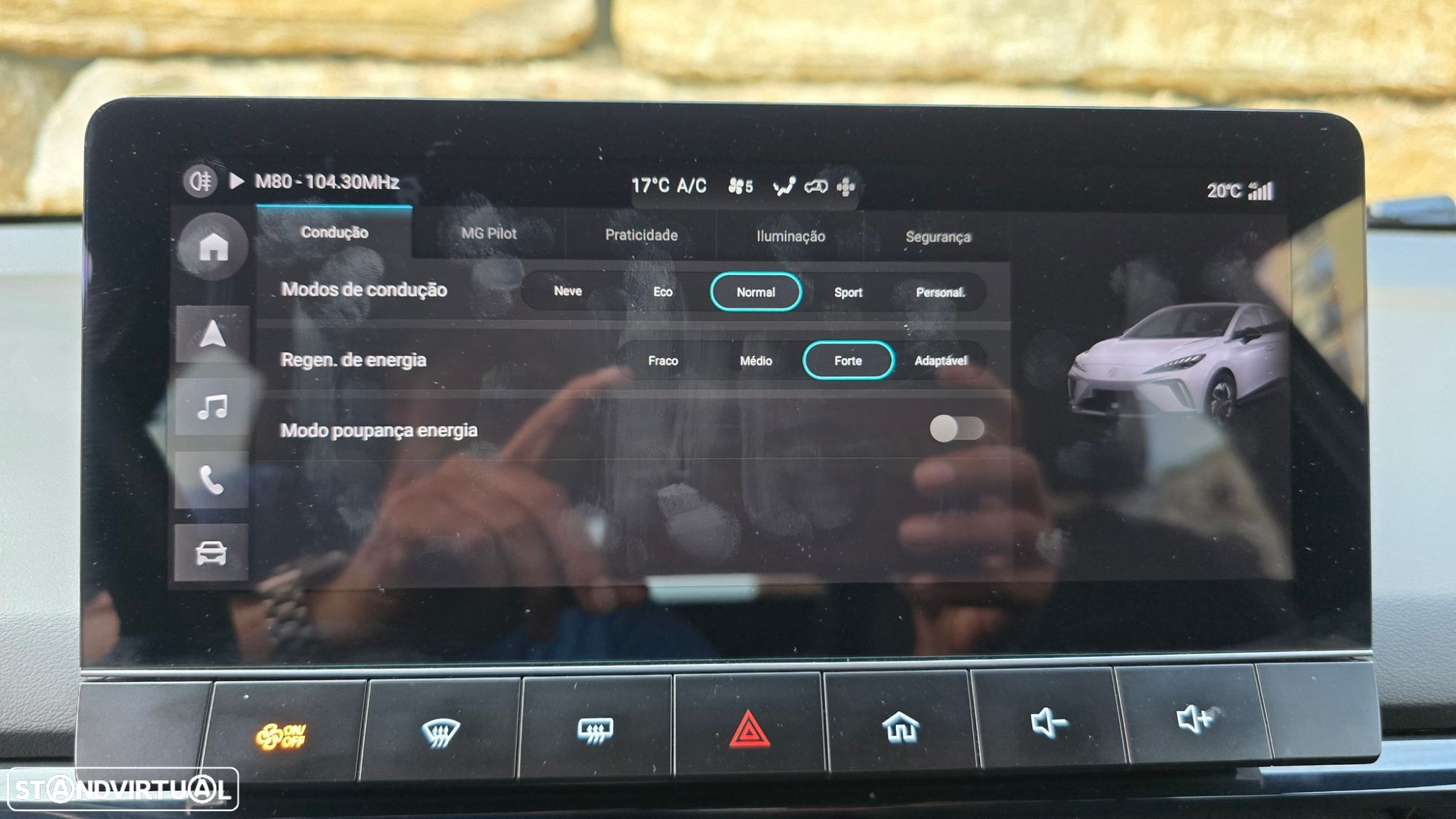 MG MG4 64 kWh Luxury - 27