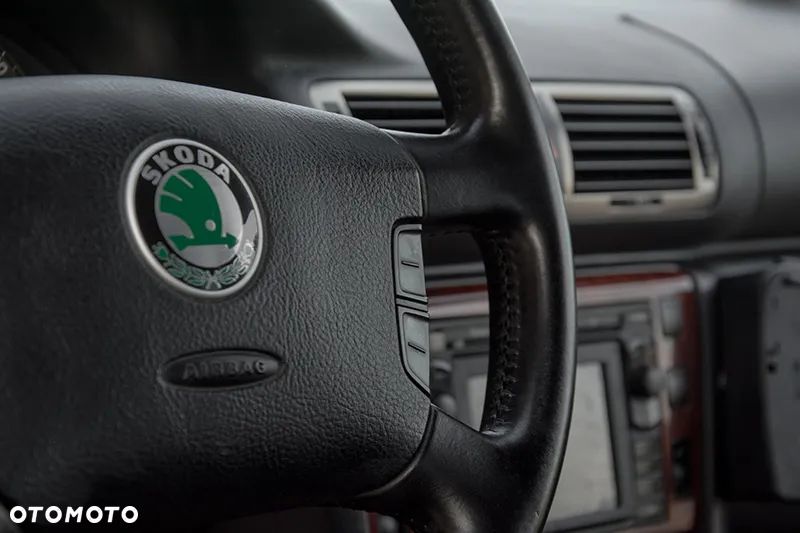 Skoda Superb 2.8 V6 Elegance - 32