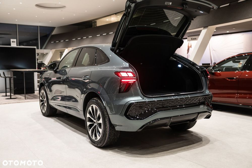 Audi Q3 Sportback - 9