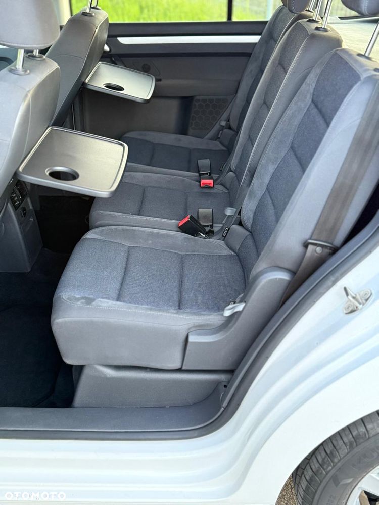 Volkswagen Touran 1.6 TDI DPF STYLE - 18