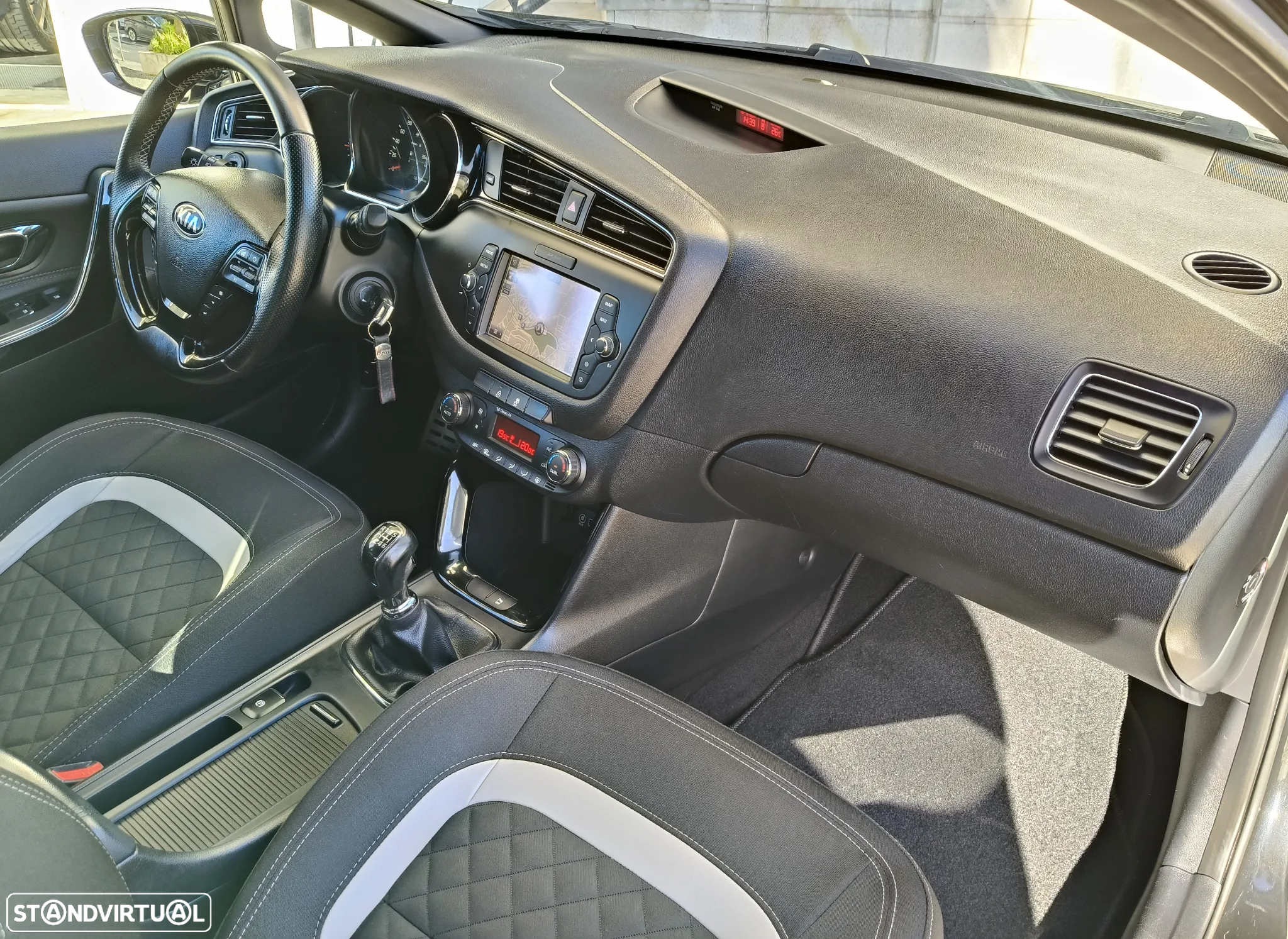 Kia Ceed 1.6 CRDi GT Line - 22