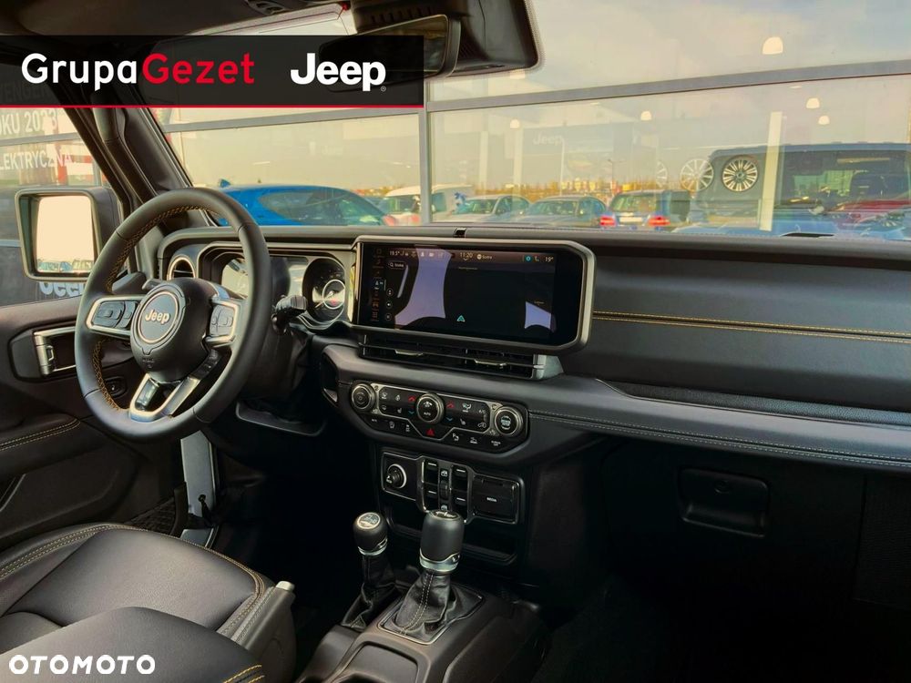 Jeep Wrangler - 5
