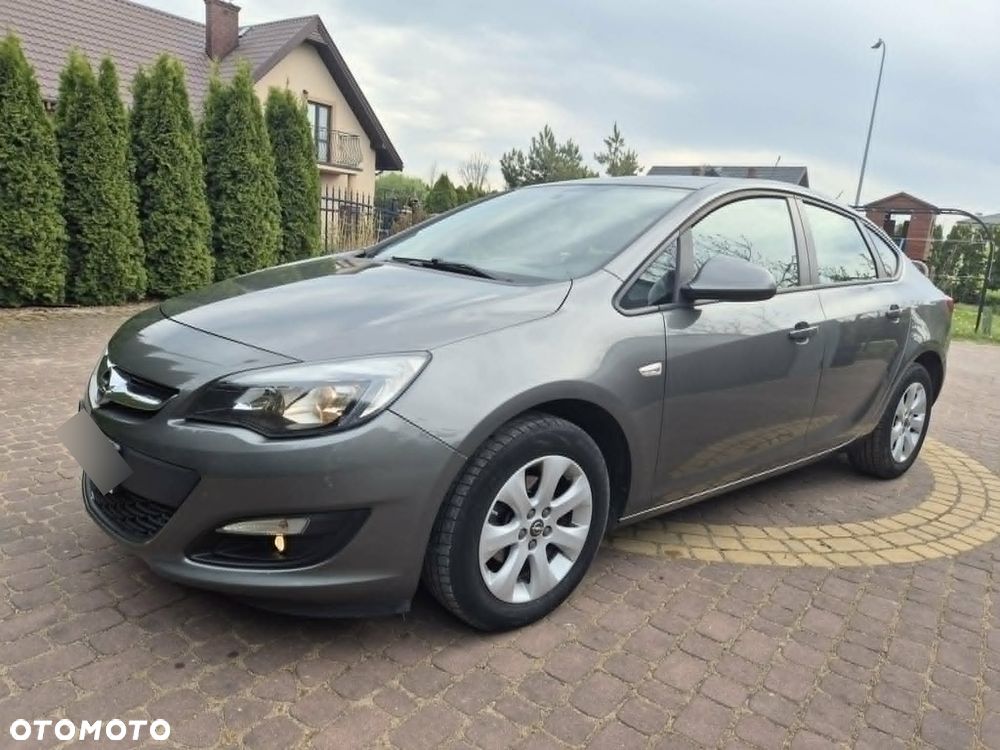 Opel Astra 1.6 Business - 11