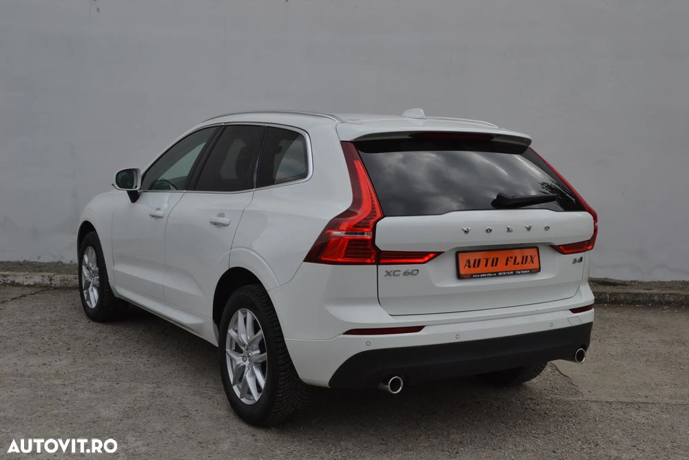Volvo XC 60 B4 D AWD Geartronic Momentum Pro - 4