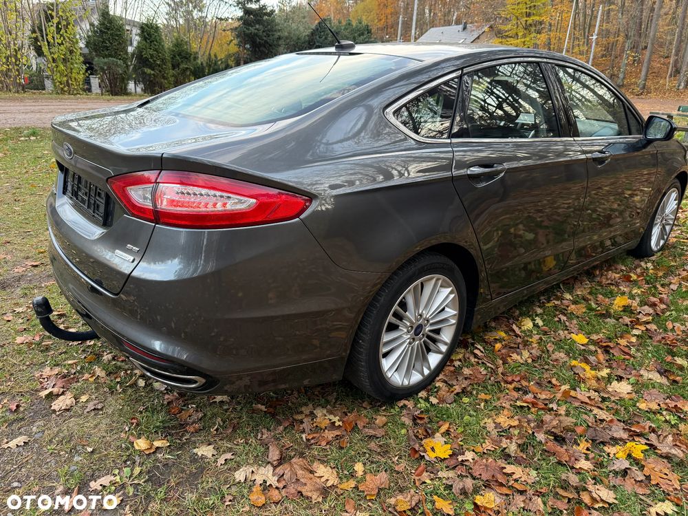 Ford Fusion 2.0 EcoBoost Titanium - 14