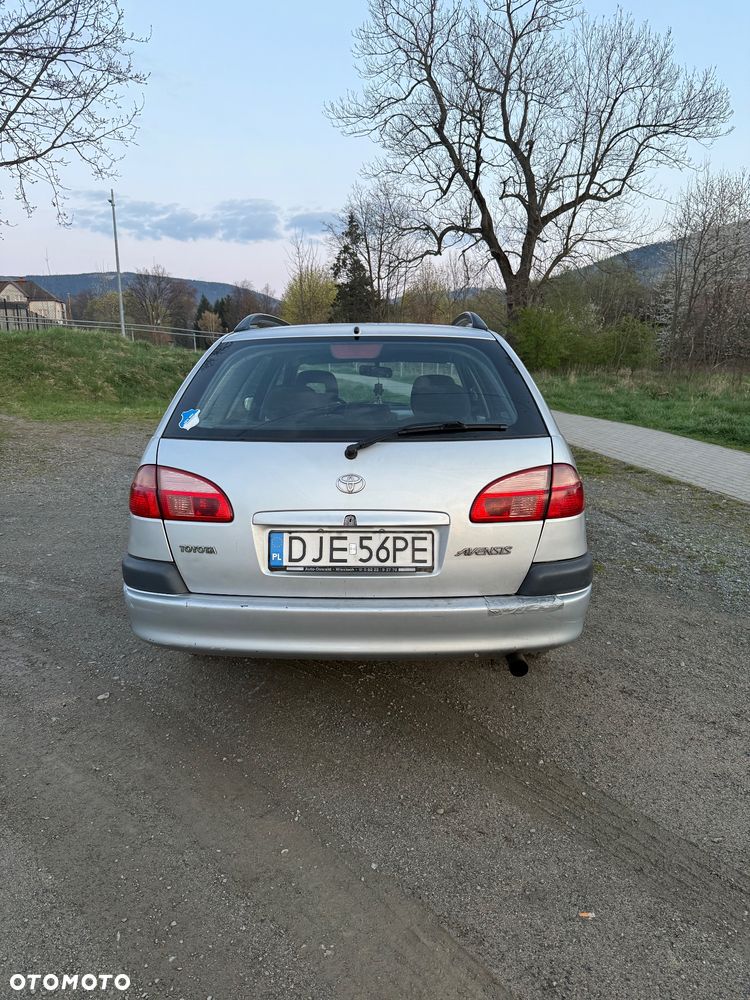 Toyota Avensis 2.0 D-4D Terra - 3