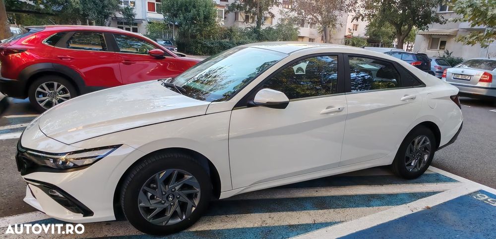 Hyundai Elantra - 3