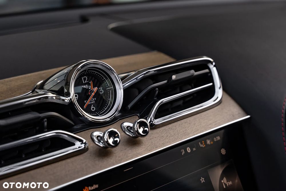 Bentley Bentayga EWB Azure - 27