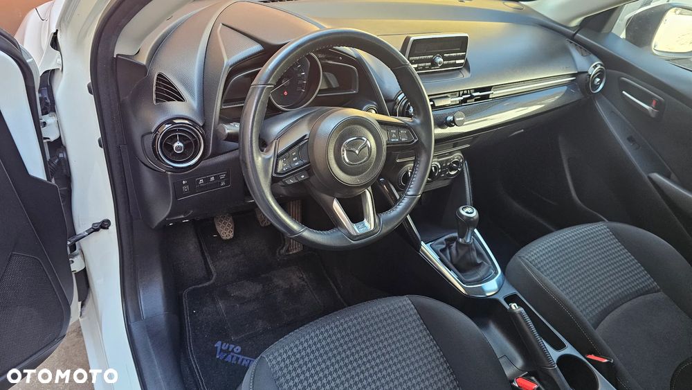 Mazda 2 - 17