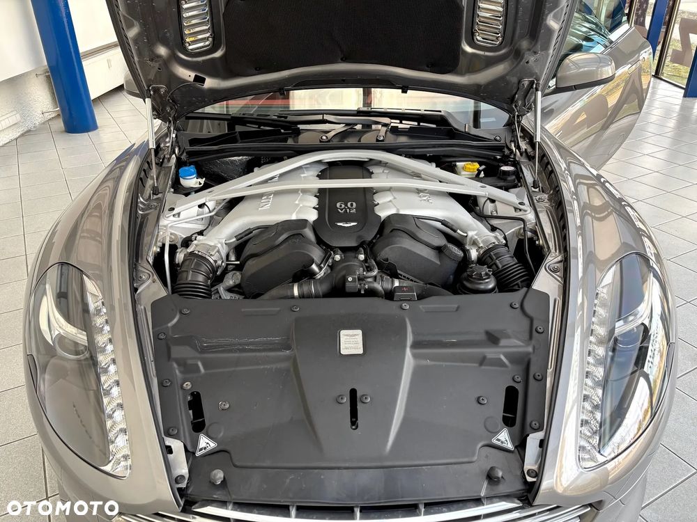 Aston Martin DB9 - 7