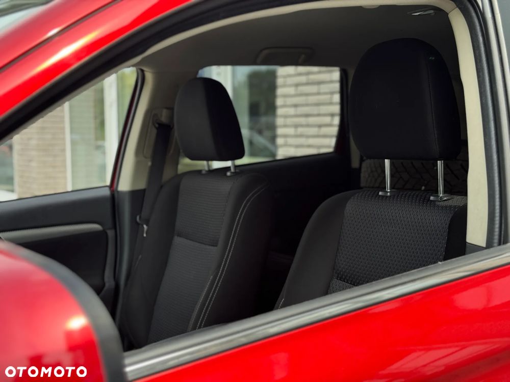Mitsubishi Outlander 2.0 Intense 4WD CVT - 18