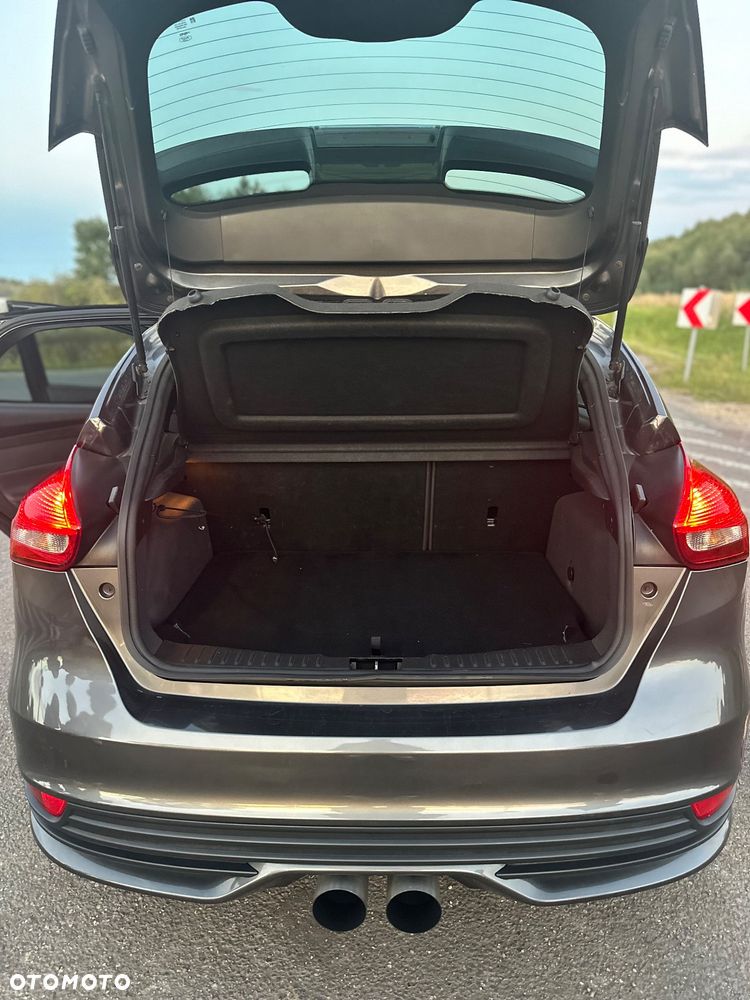 Ford Focus 2.0 EcoBoost ST-2 - 10