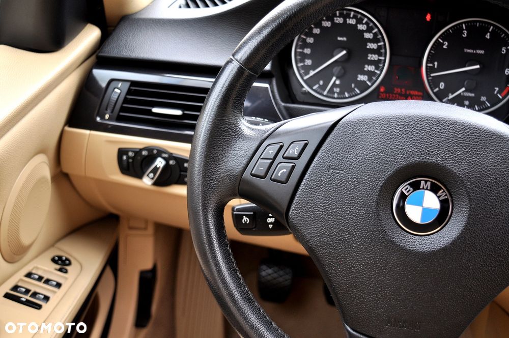 BMW Seria 3 318i Edition Exclusive - 14