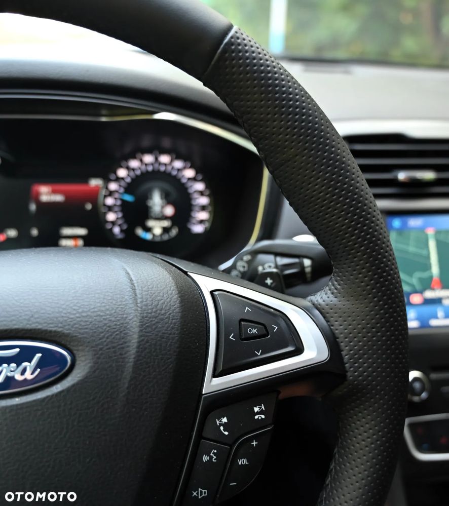 Ford Mondeo - 34