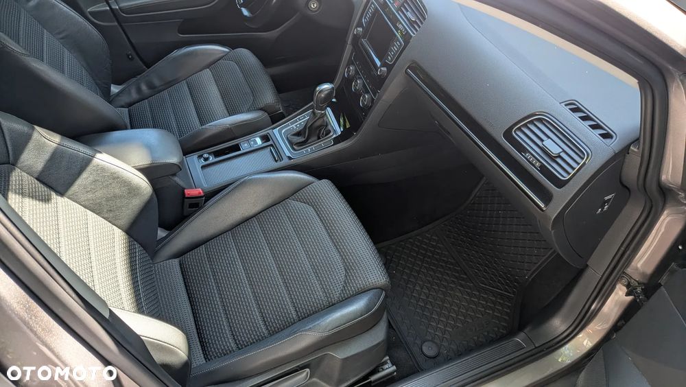 Volkswagen Golf 1.4 TSI BMT Highline DSG - 28