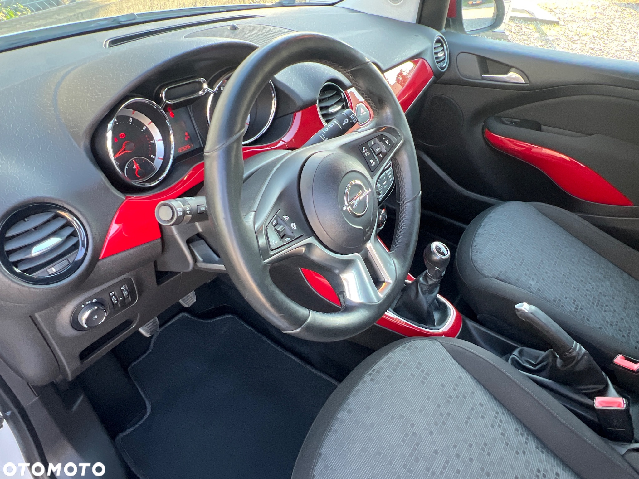 Opel Adam 1.2 White Link - 19