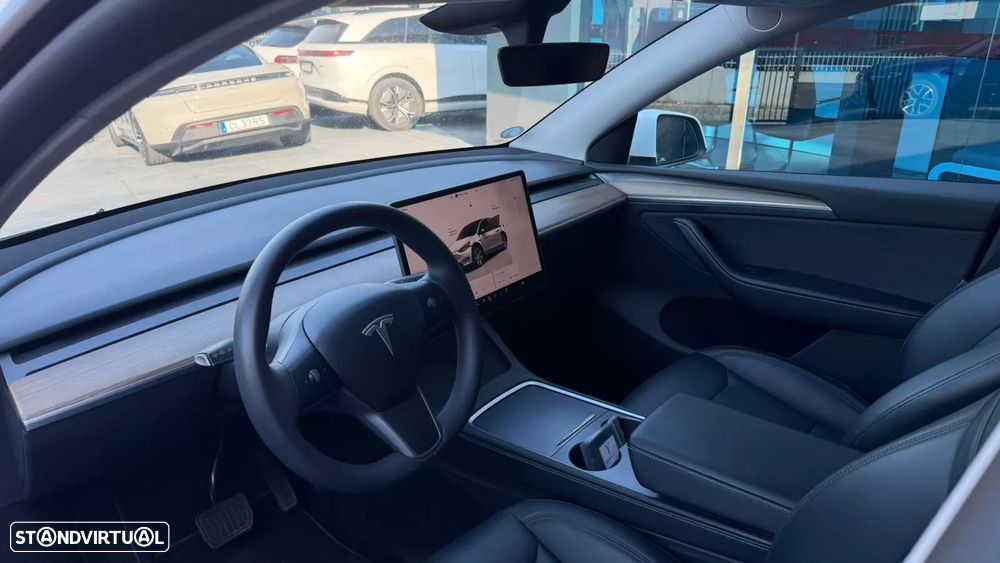 Tesla Model Y RWD - 6