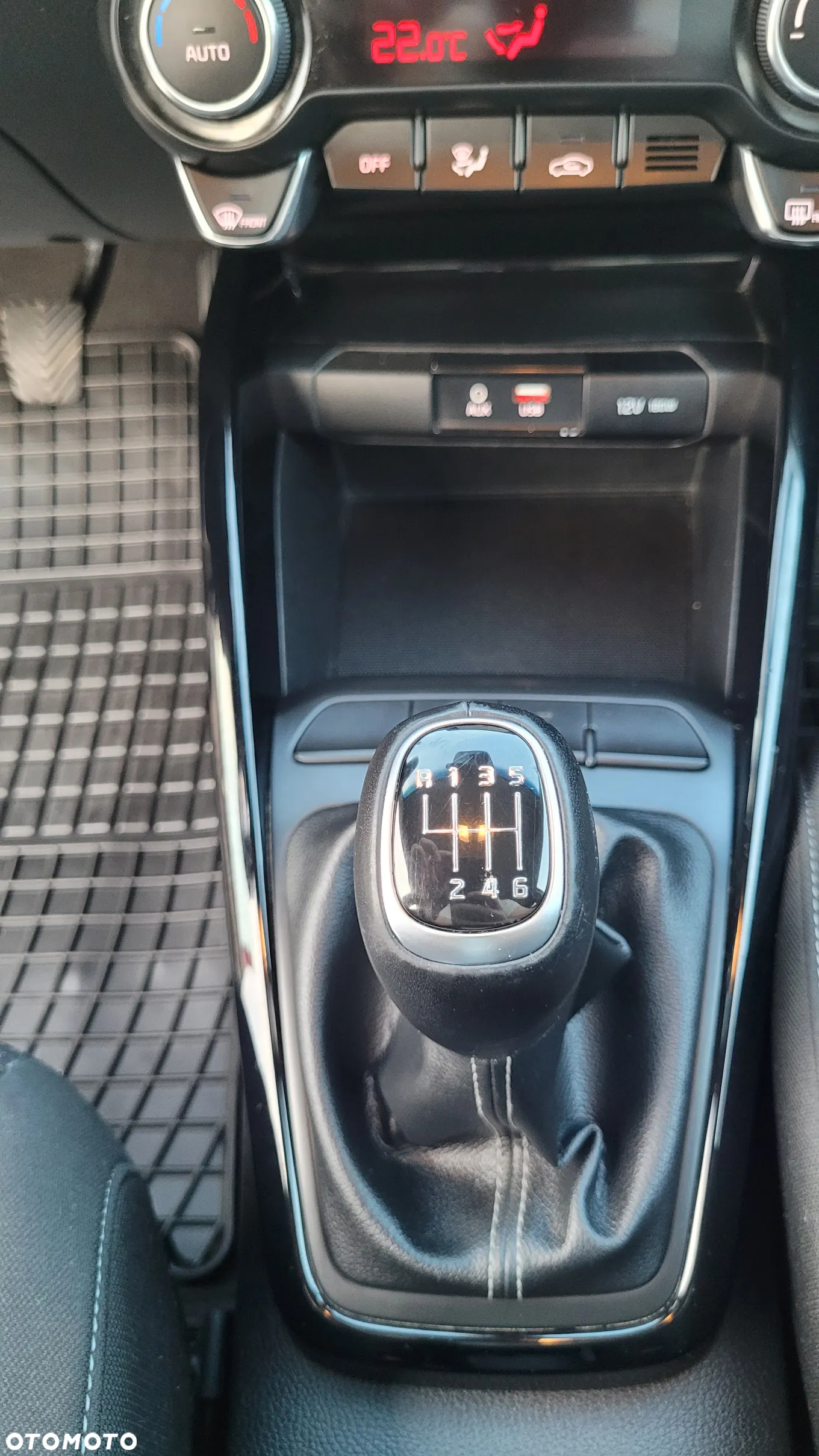 Kia Stonic - 11