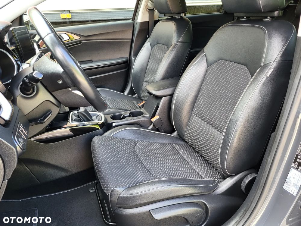 Kia Ceed 1.4 T-GDI L Business Line Plus - 18
