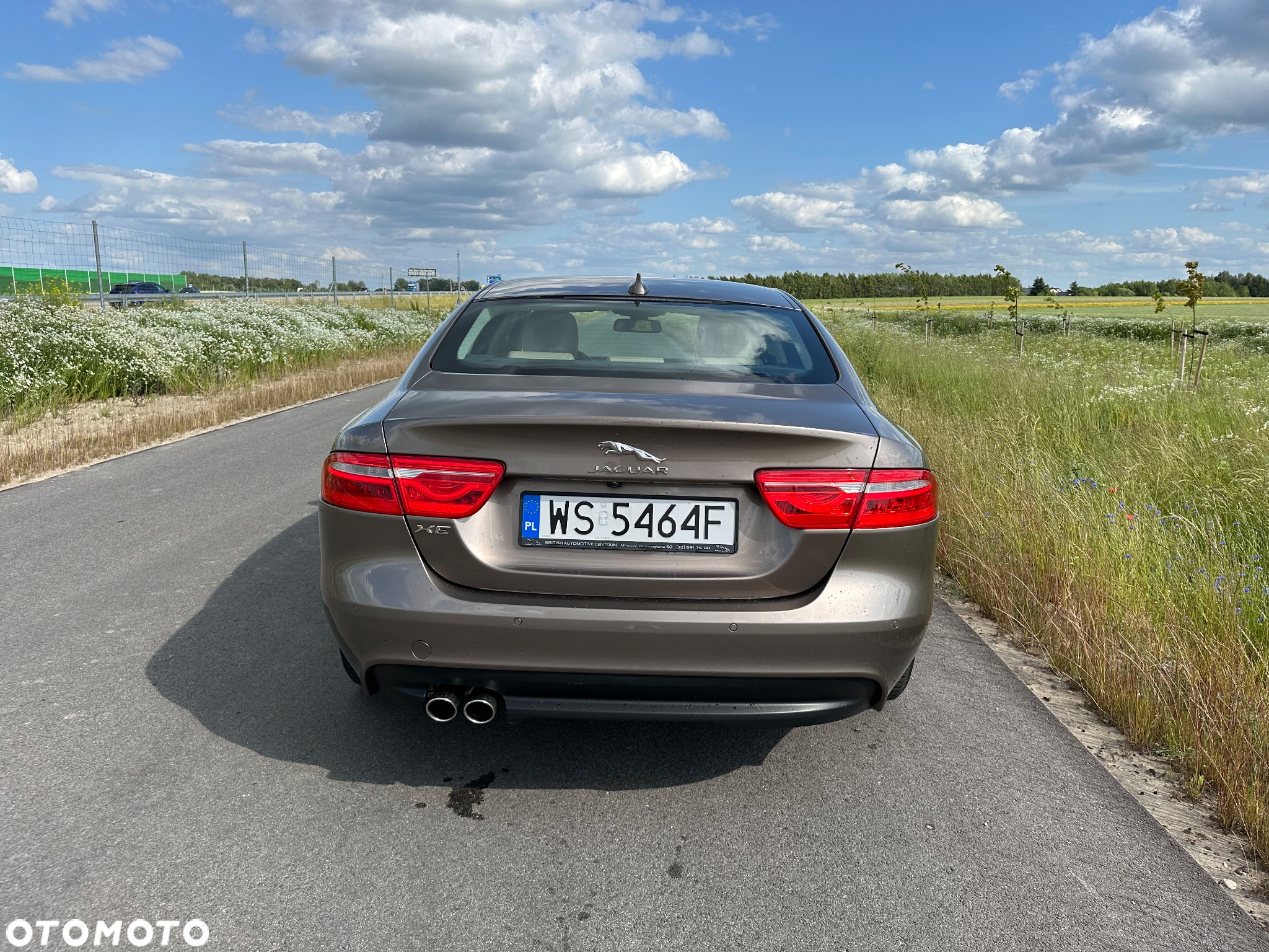 Jaguar XE 2.0 D Prestige - 6