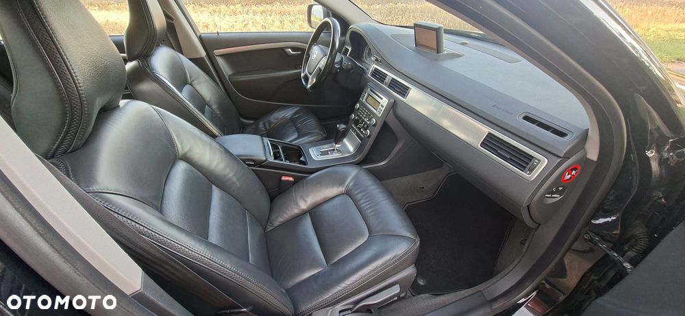 Volvo XC 70 2.4D AWD Kinetic - 8