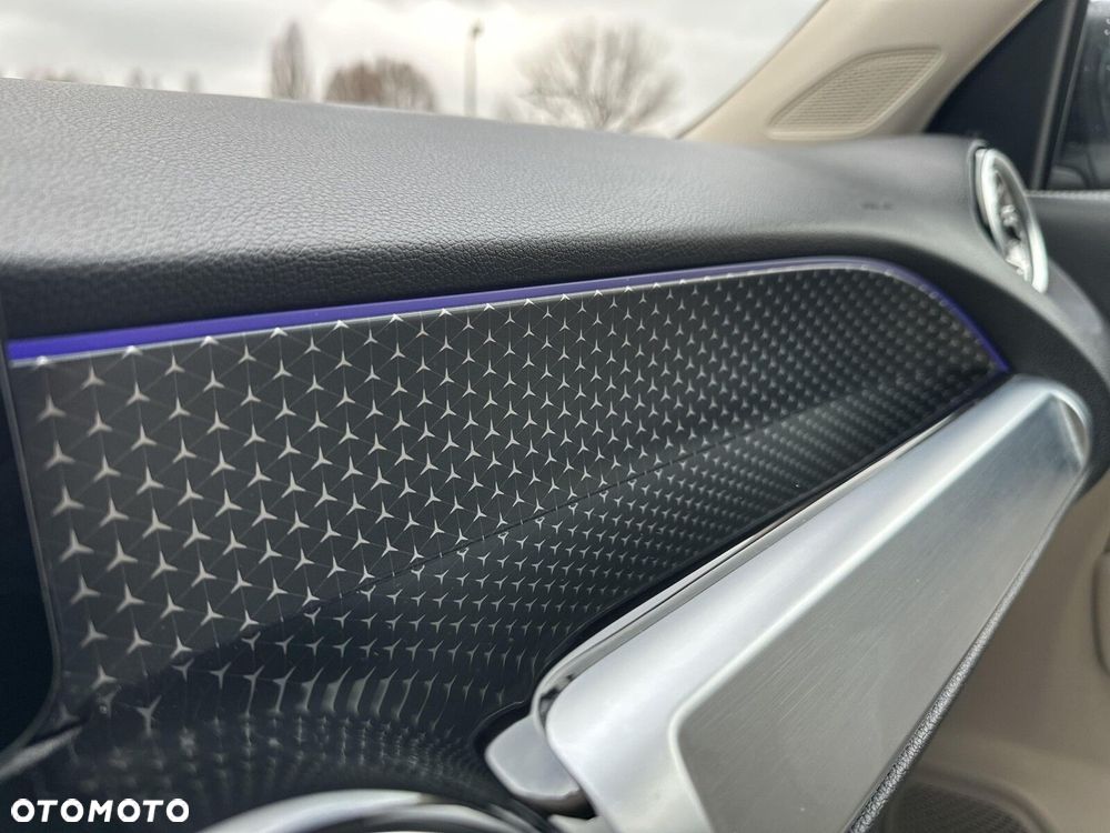 Mercedes-Benz GLB - 23