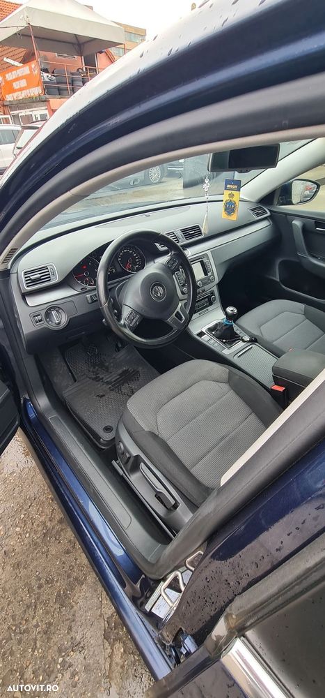 Volkswagen Passat 2.0 TDI 4Motion BlueMotion Technology Comfortline - 4
