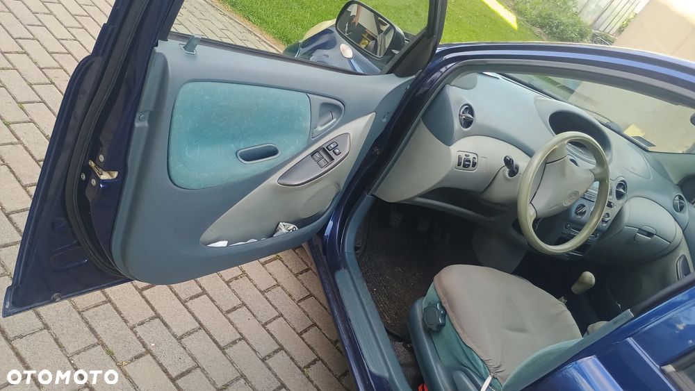 Toyota Yaris 1.0 Terra - 2