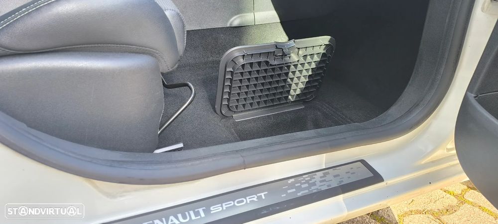 Renault Mégane Sport Tourer 1.5 dCi GT Line SS - 19