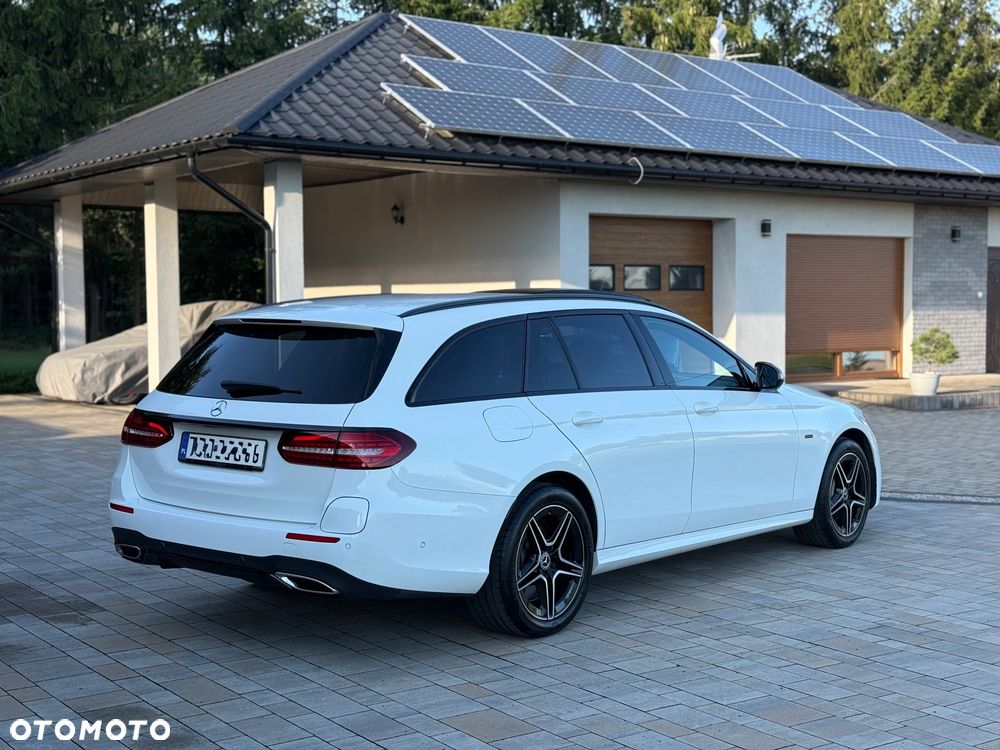 Mercedes-Benz Klasa E 300 de AMG - 10