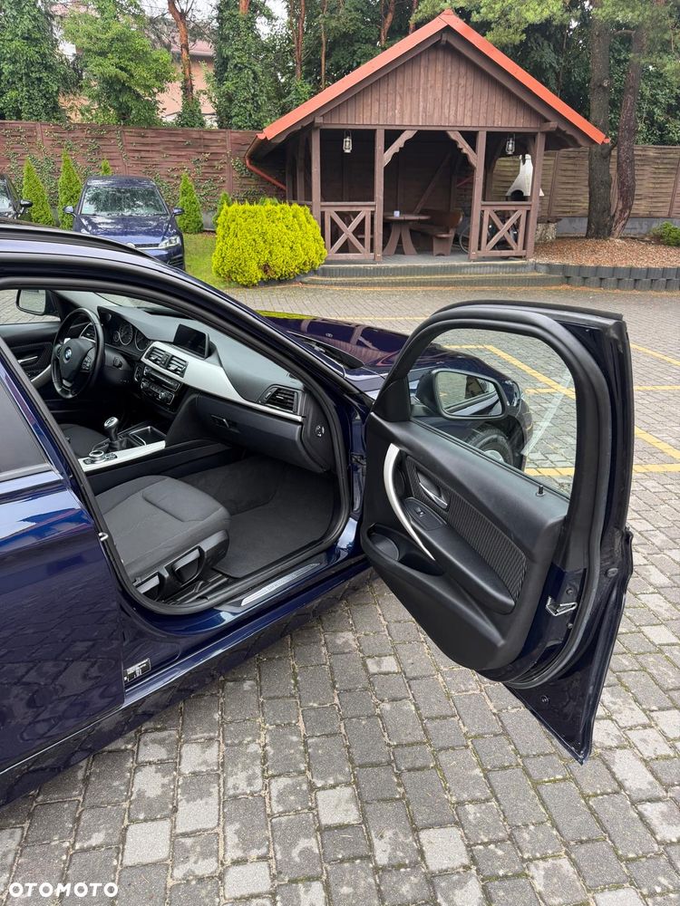 BMW Seria 3 318d Luxury Line Purity - 29