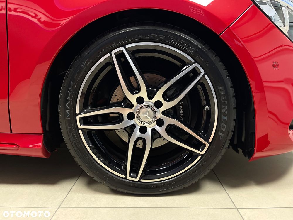 Mercedes-Benz CLA 200 7G-DCT AMG Line - 37