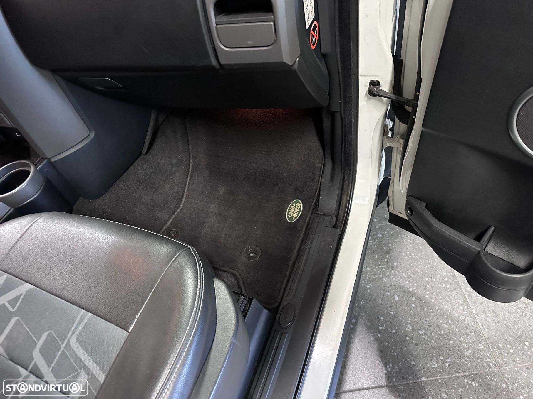 Land Rover Discovery 3 2.7 TD V6 SE Auto. - 26