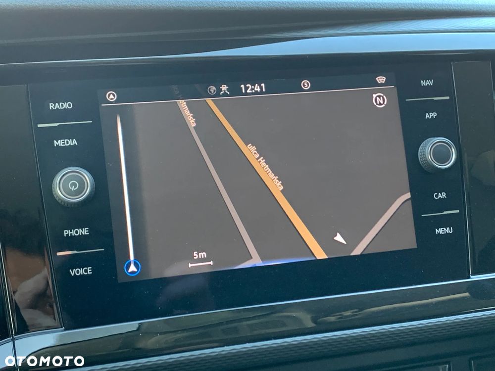 Volkswagen TRANSPORTER MOCNY T6 SILNIK DNA 2.0TDI MOC 150KM DSG7 SKRZYNIA AUTOMAT Ilość miejsc 9 osobowy ZABUDOWA KOMBI VAN MINIBUS SPECJALNA CARAVELLE Lampy Bi-LED Kamera  Radar 2x boczne drzwi przesuwne! Aktywny tempomat, Asystent pasa, System zmiany pasa, Podgrzewane fotele, Dwustrefowa Klimatyzacja i ogrzewanie! Fabryczne oryginał WEBASTO 5kW THERMO COMFORT SE Szybkie nagrzewanie silnika zimą! - 36