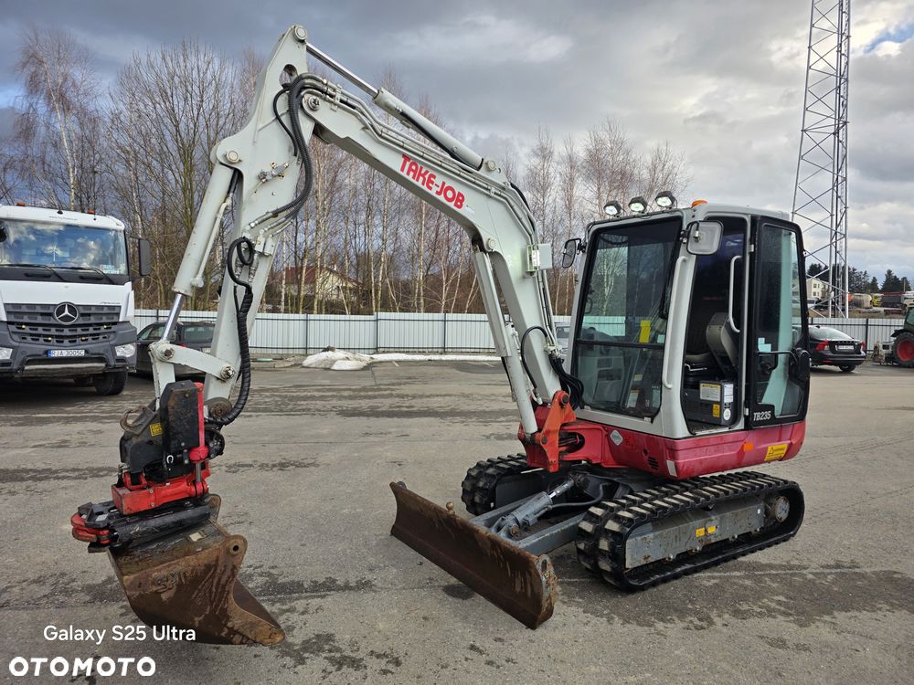 Takeuchi TB 235