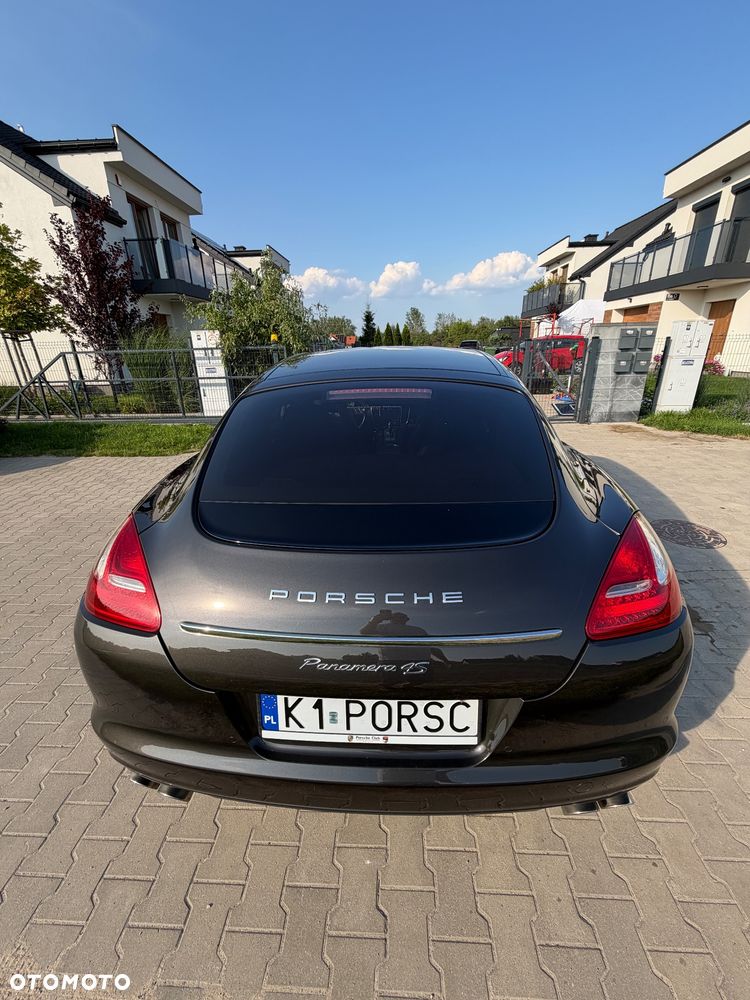 Porsche Panamera 4S - 8