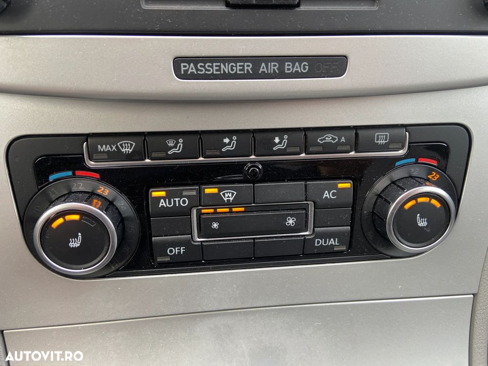 Volkswagen Passat - 17