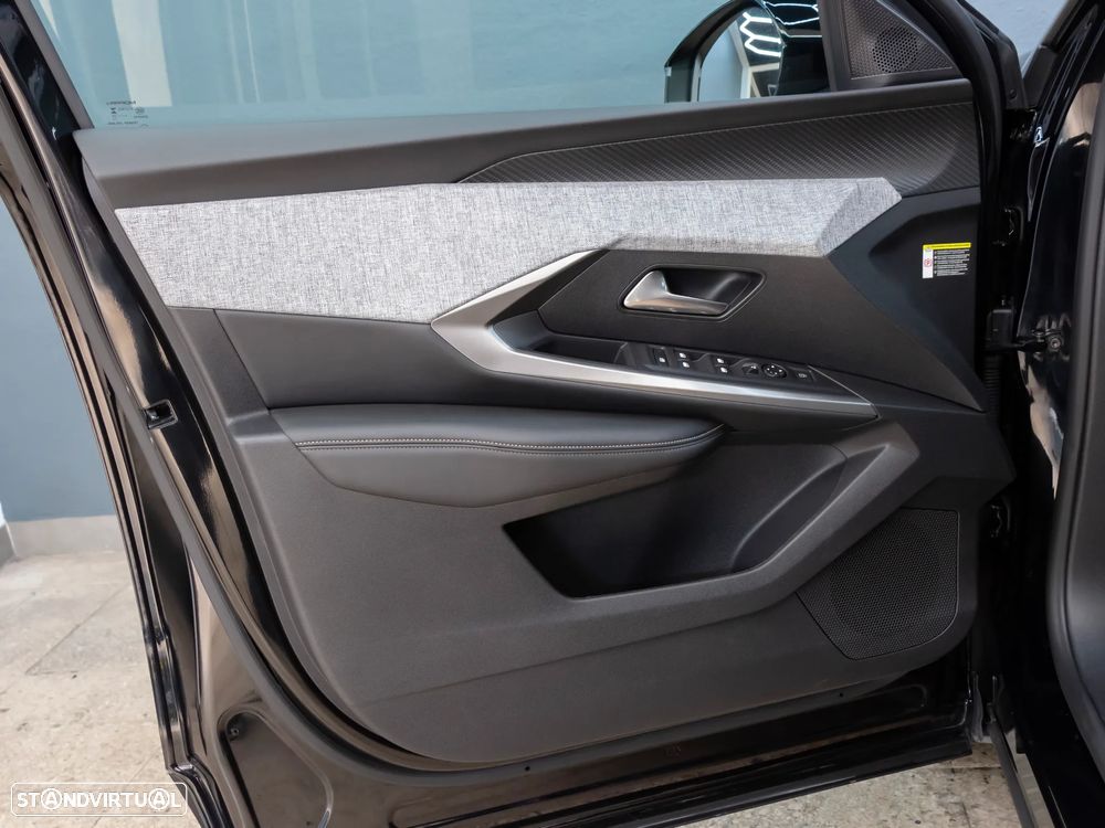 Peugeot 3008 1.2 Hybrid Allure e-DCS6 - 15